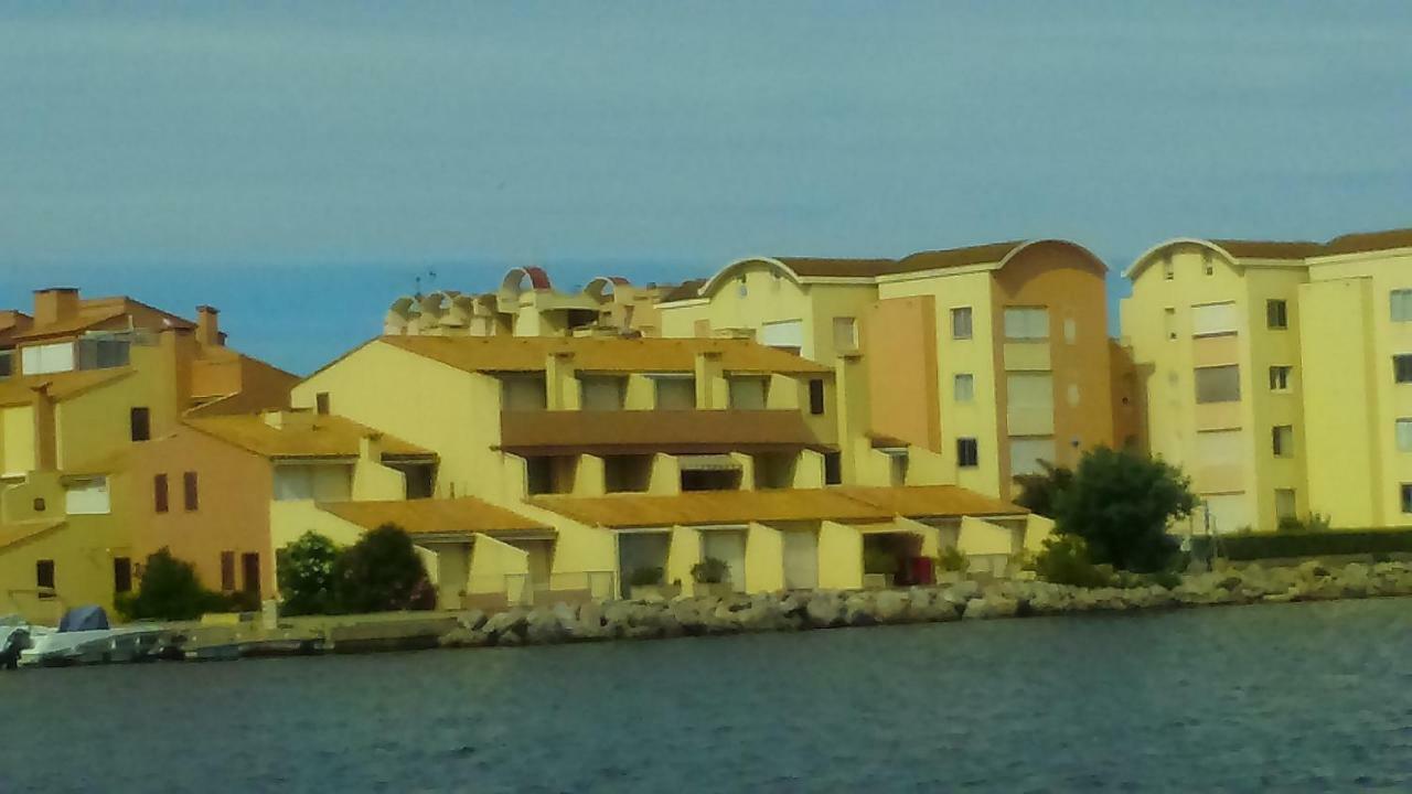 En Bord De Mer Груисан Екстериор снимка